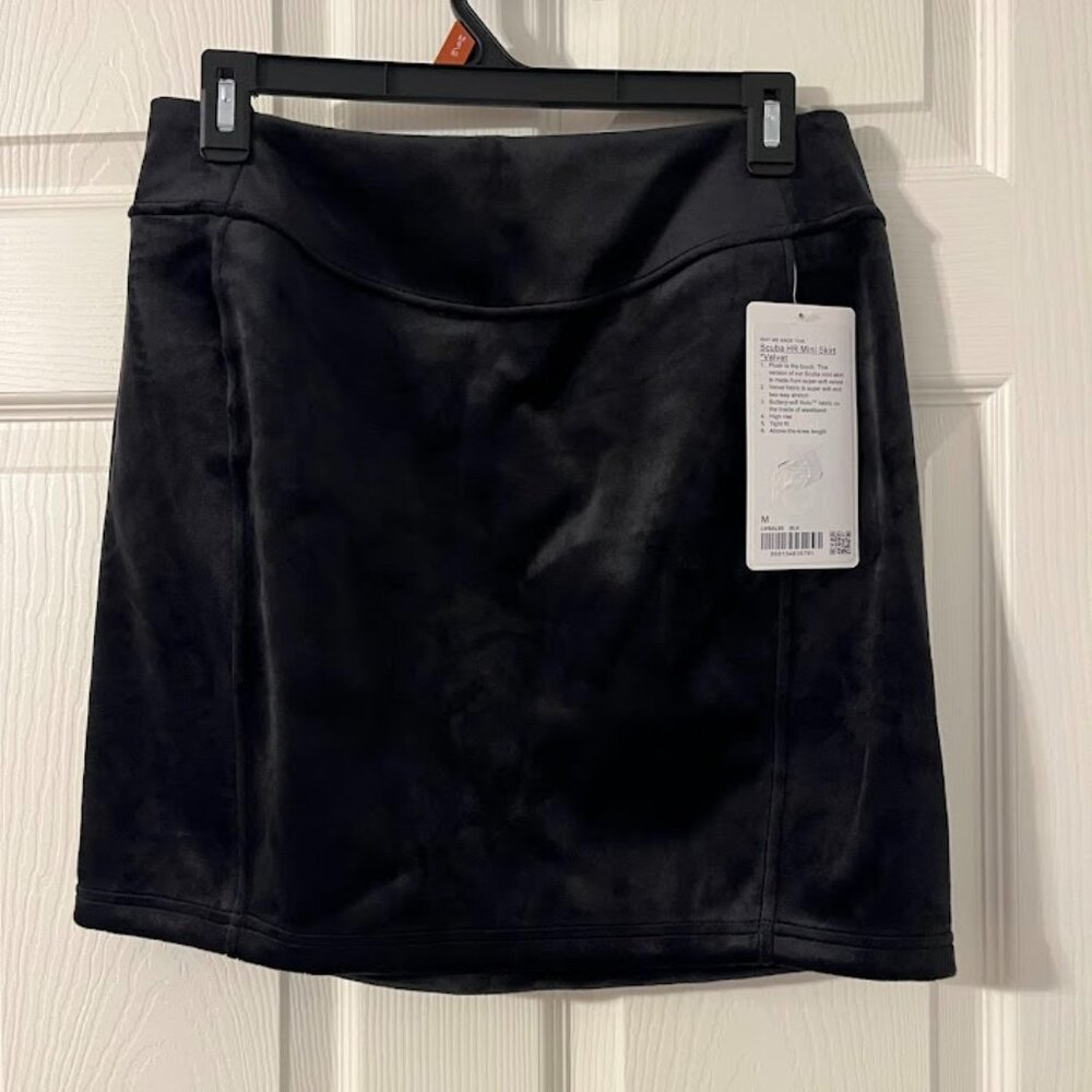(NWT) Velvet Lululemon Mini Skirt